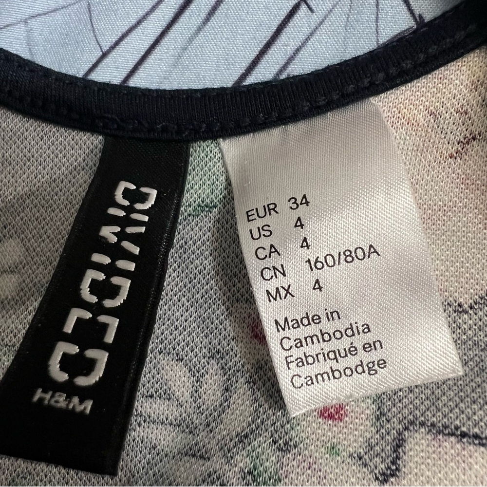 H&M Divided Floral Top - Picture 2 of 6